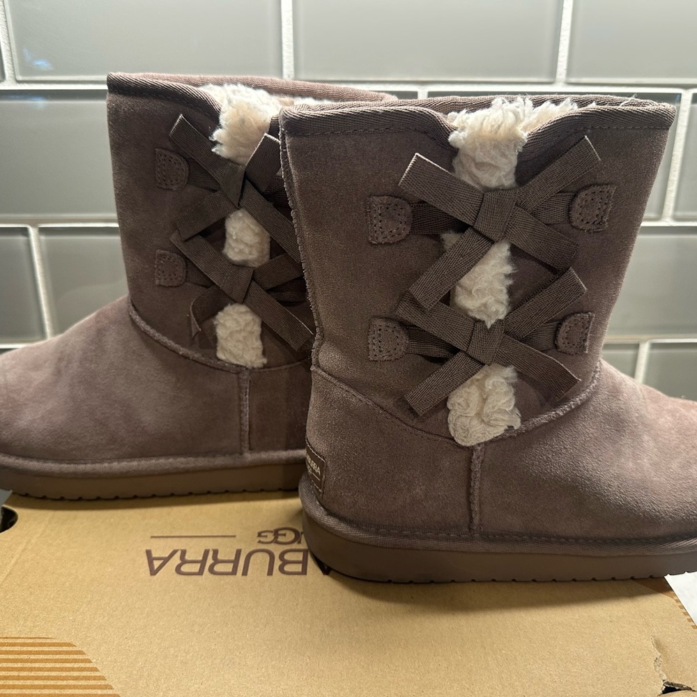 Koolaburra Women's Brown Suede Winter Boots